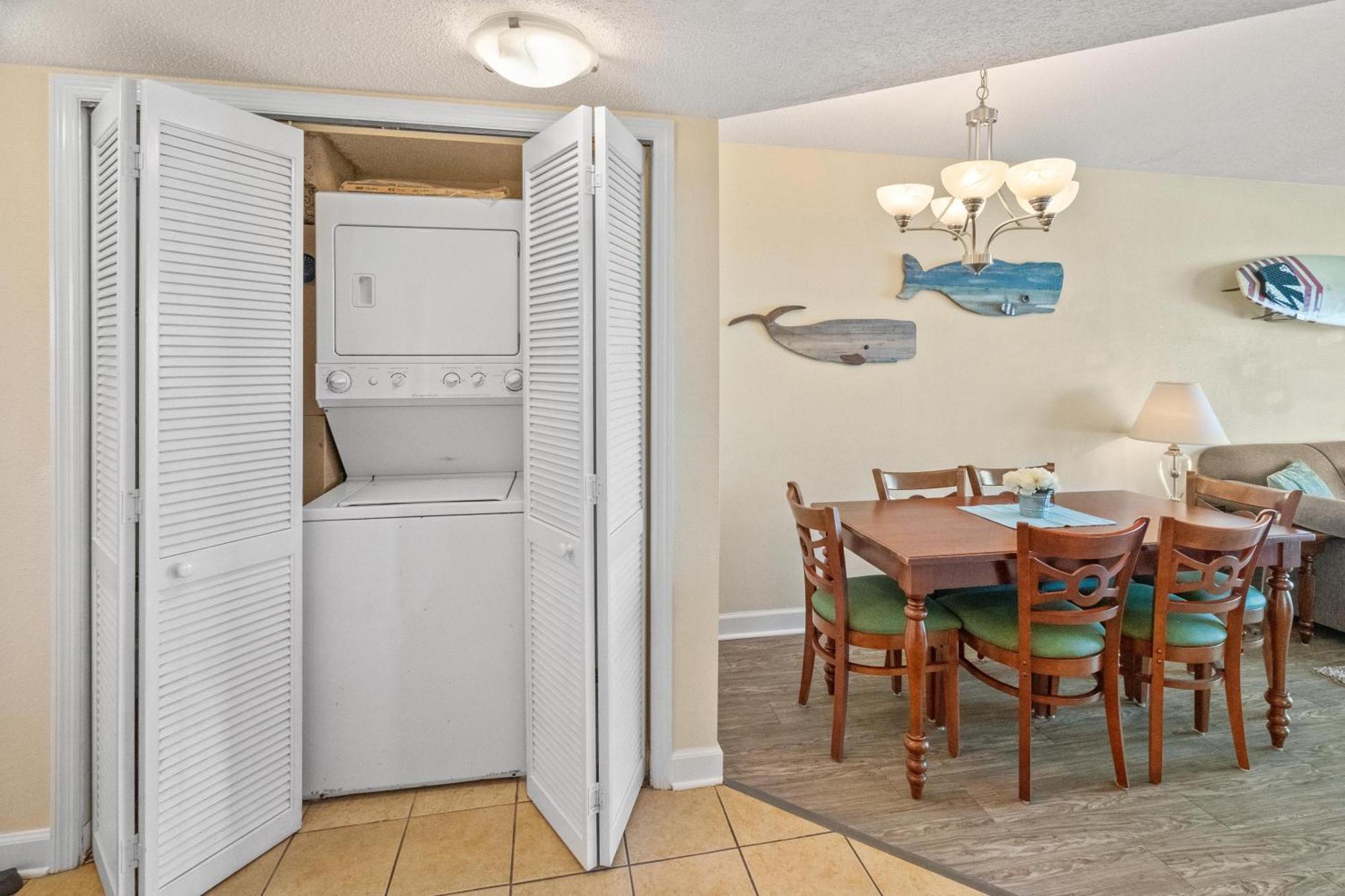 Ferienhaus 2501 S Ocean Blvd, 0211 - Ocean Front Sleeps 8 *